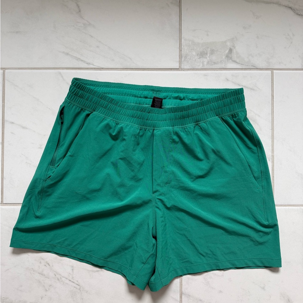 Lululemon Athletica Pace Breaker 5” Linerless Kelly Green